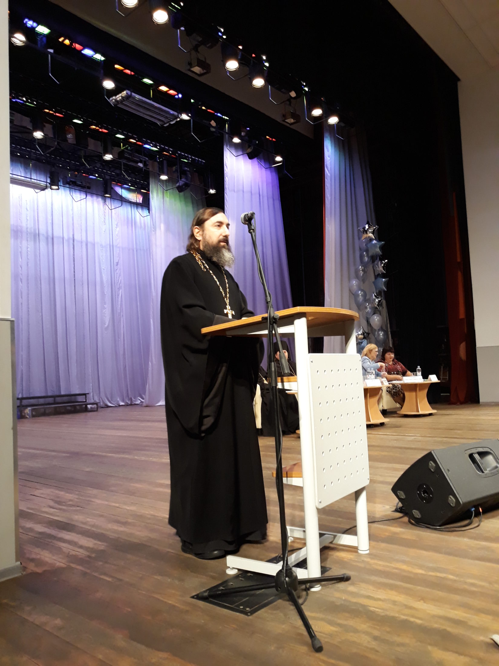 Иеромонах Трифон выступил с докладом на Трифоновских чтениях в Мурманске